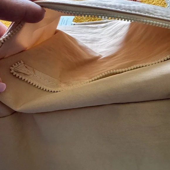 BEIS Sport Duffle - Picture 14 of 14